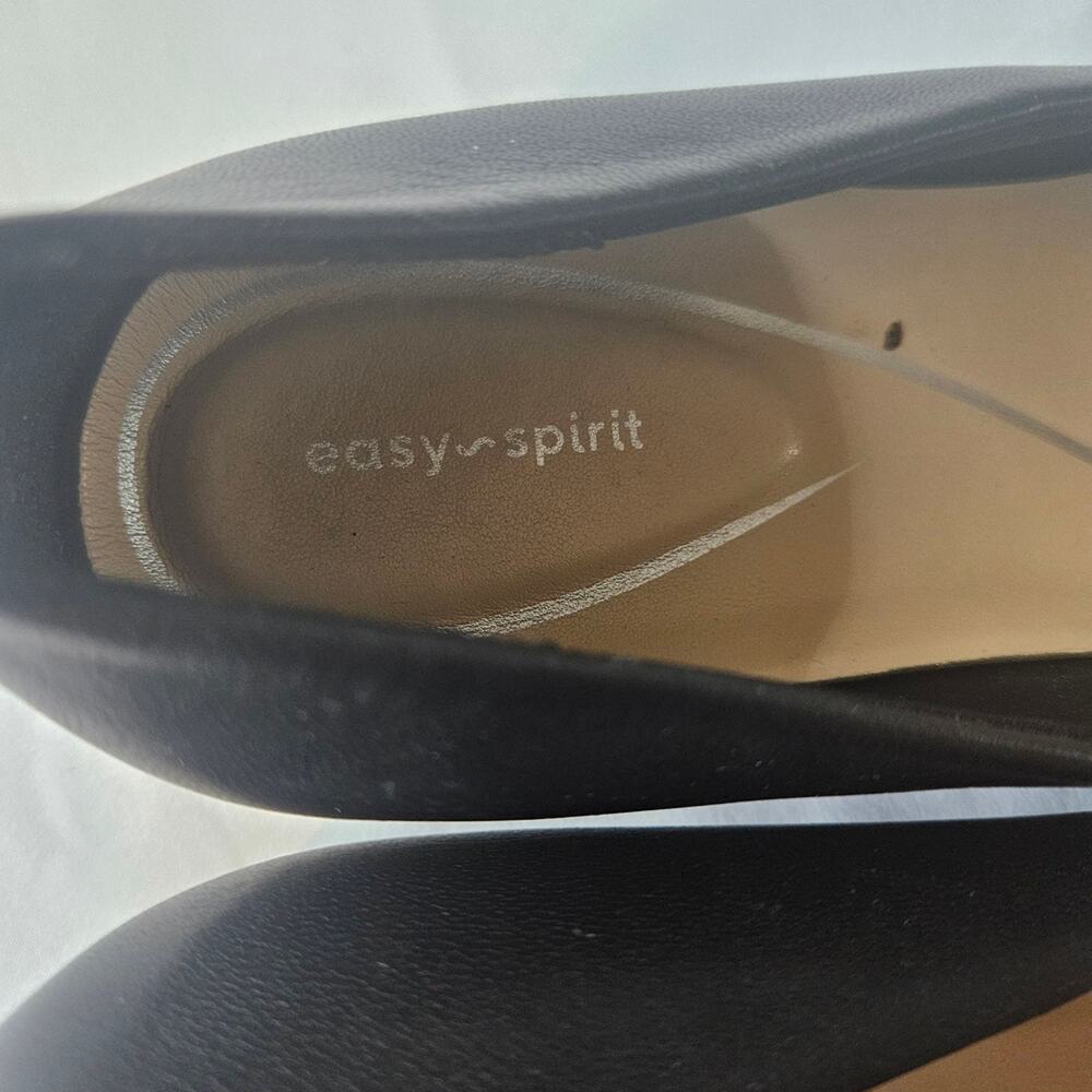 Easy Spirit Caldese leather pumps in black, 1 inch block heel, leather upper. - Picture 6 of 7